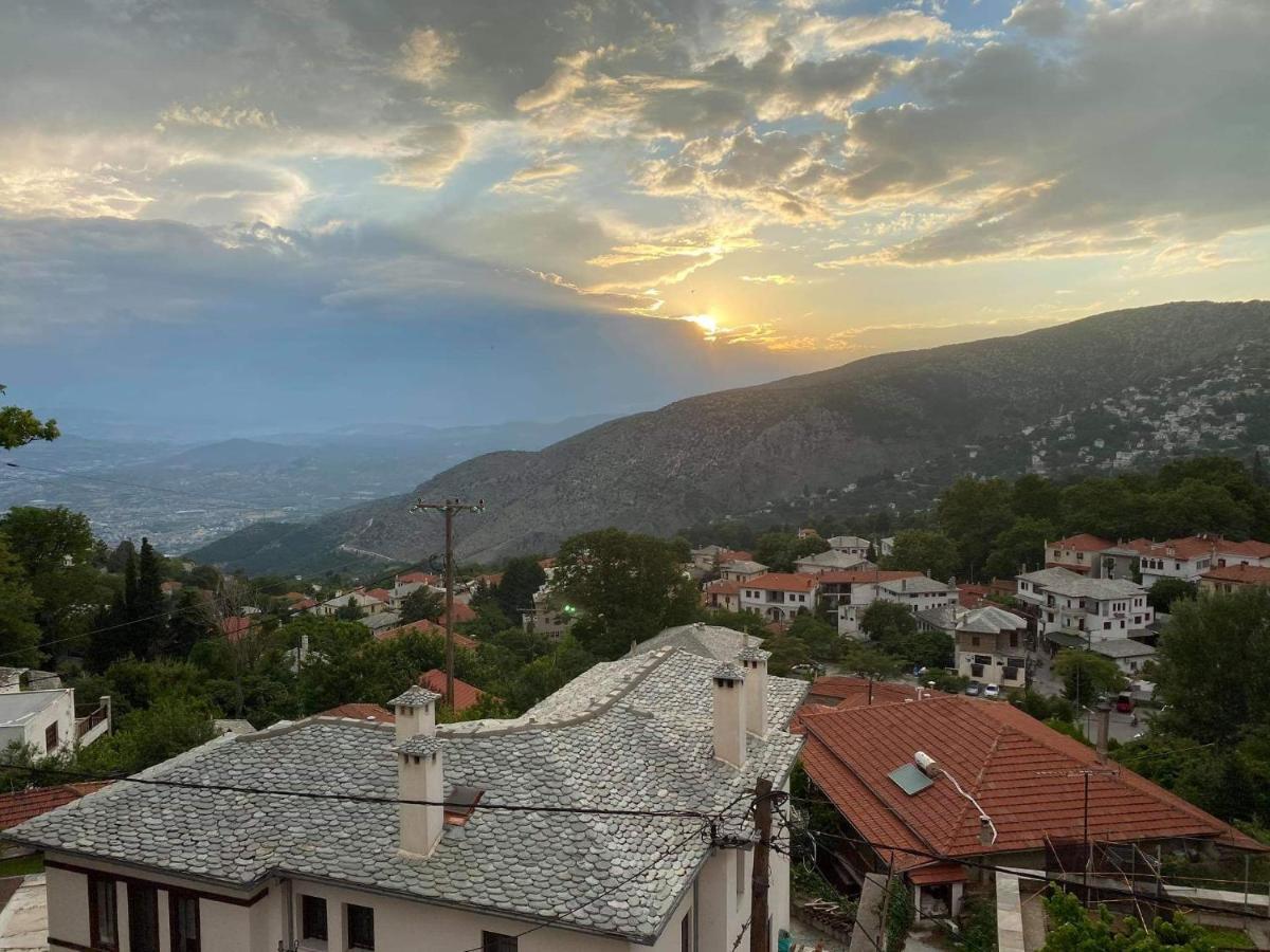 Karavos Hotel Портариа Екстериор снимка
