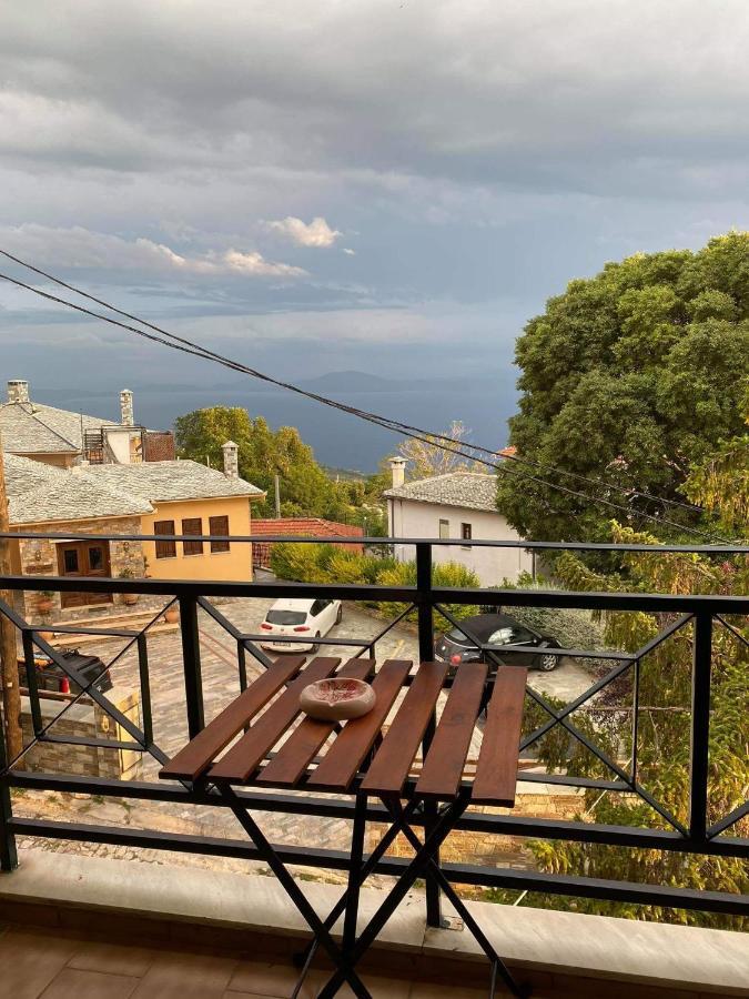 Karavos Hotel Портариа Екстериор снимка