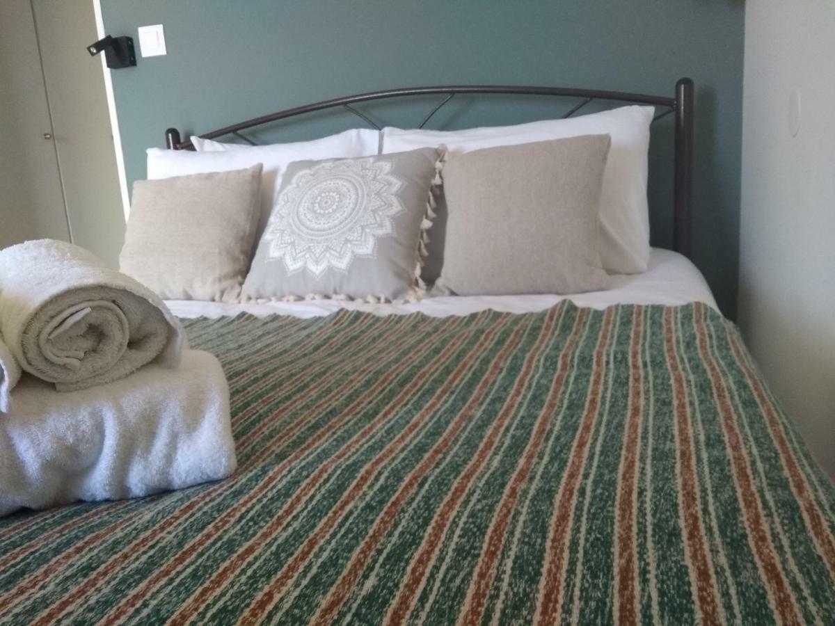 Karavos Hotel Портариа Стая снимка