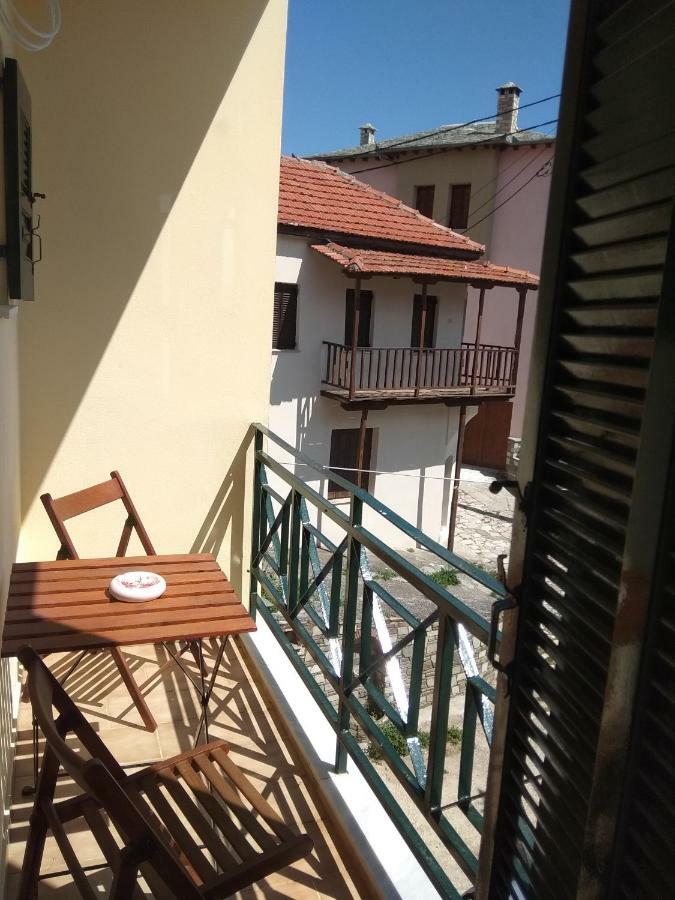 Karavos Hotel Портариа Екстериор снимка
