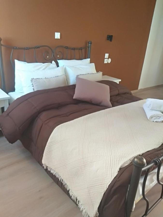 Karavos Hotel Портариа Екстериор снимка