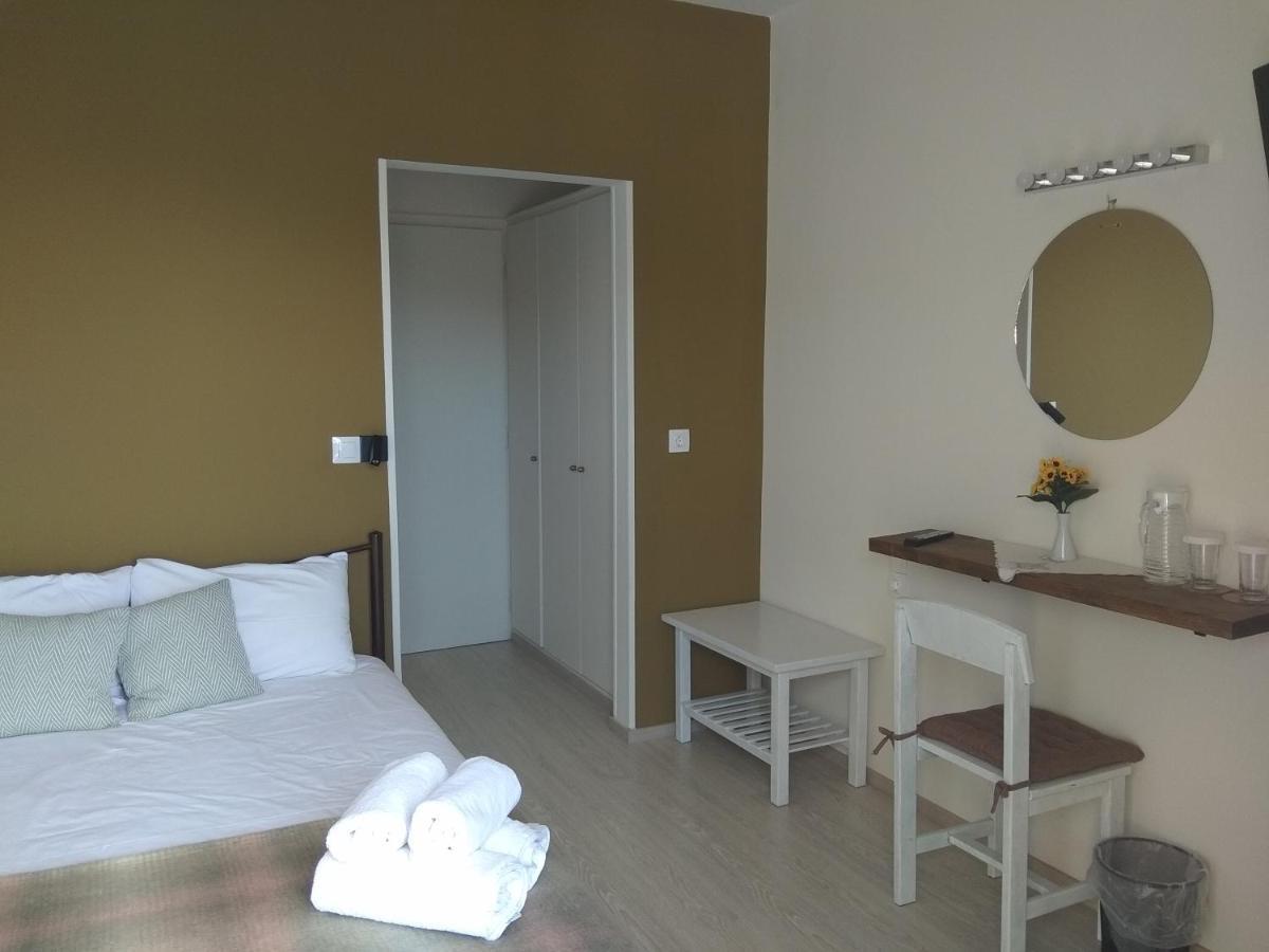 Karavos Hotel Портариа Екстериор снимка