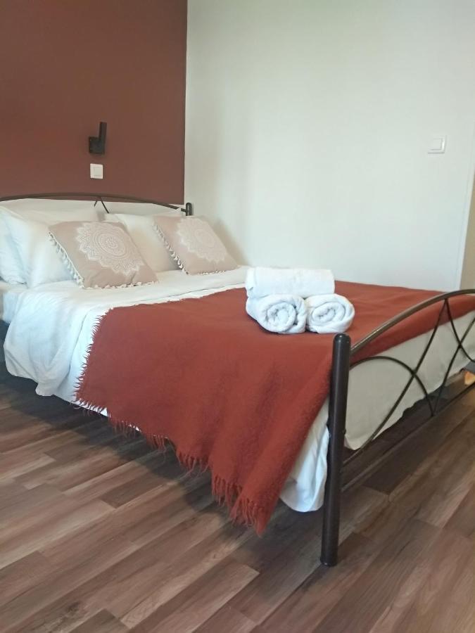 Karavos Hotel Портариа Екстериор снимка