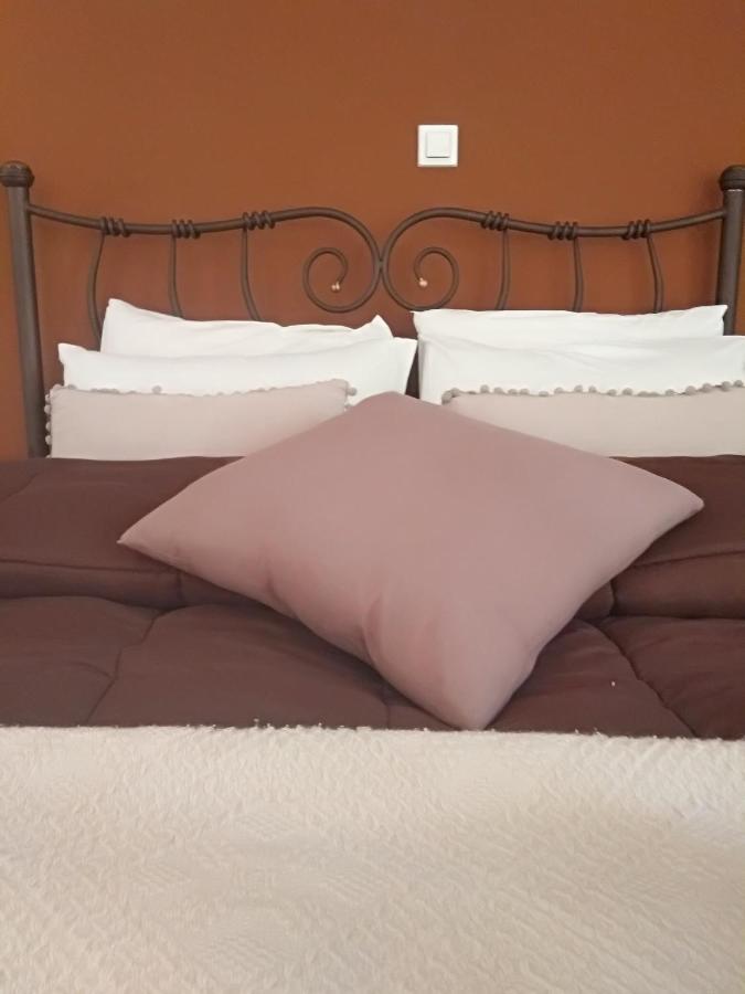 Karavos Hotel Портариа Екстериор снимка
