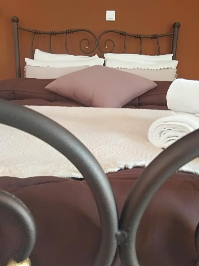 Karavos Hotel Портариа Екстериор снимка