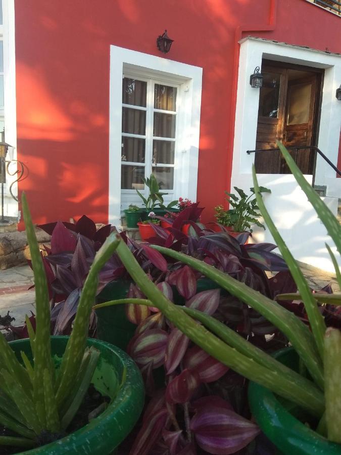 Karavos Hotel Портариа Екстериор снимка