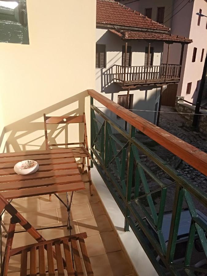 Karavos Hotel Портариа Екстериор снимка