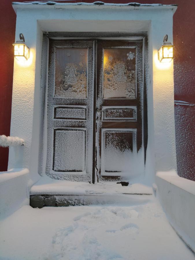 Karavos Hotel Портариа Екстериор снимка